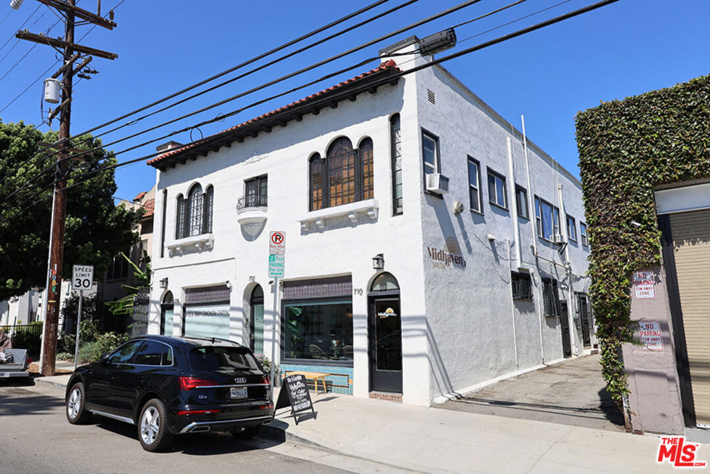 710 N Van Ness Avenue Property Photo 2