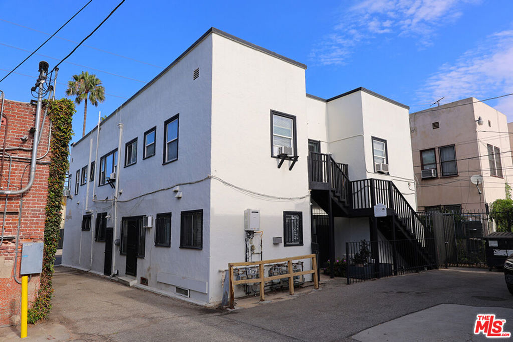 710 N Van Ness Avenue Property Photo 10