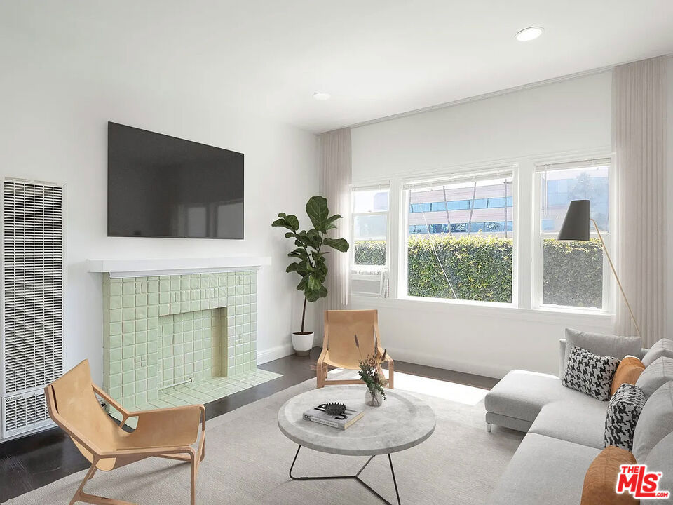 710 N Van Ness Avenue Property Photo 15