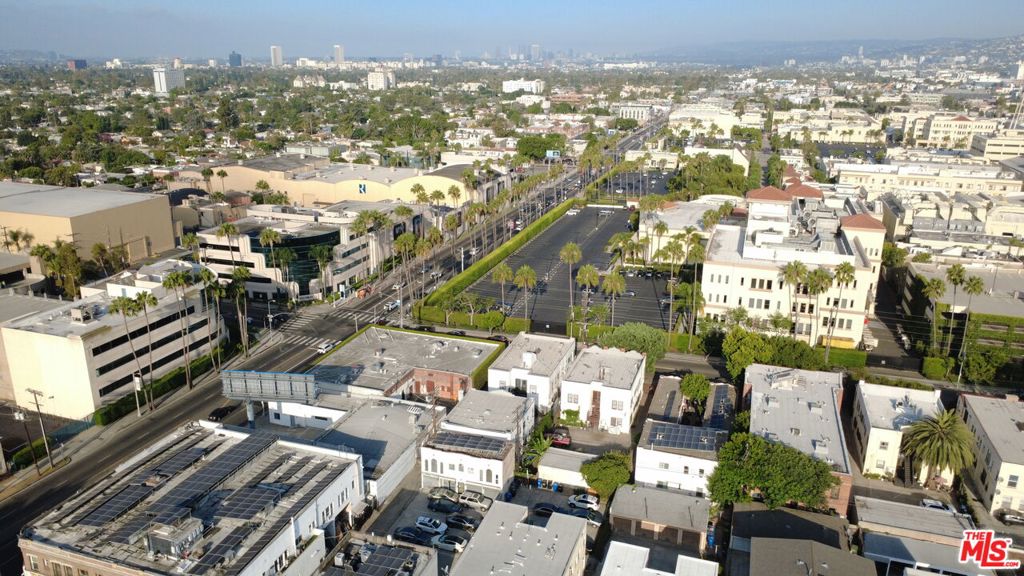 710 N Van Ness Avenue Property Photo 17