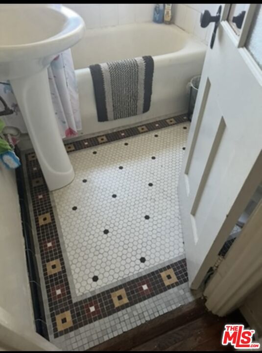 203 Jones Street Property Photo 27