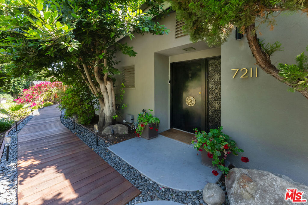 7211 Chelan Way Property Photo 3