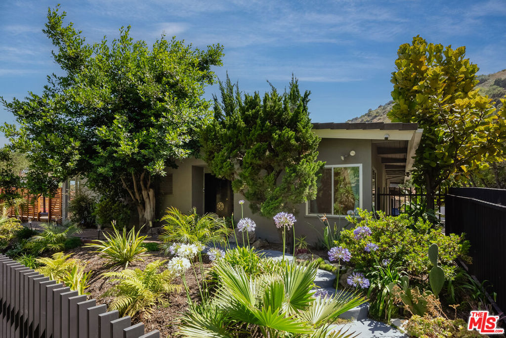 7211 Chelan Way Property Photo 4
