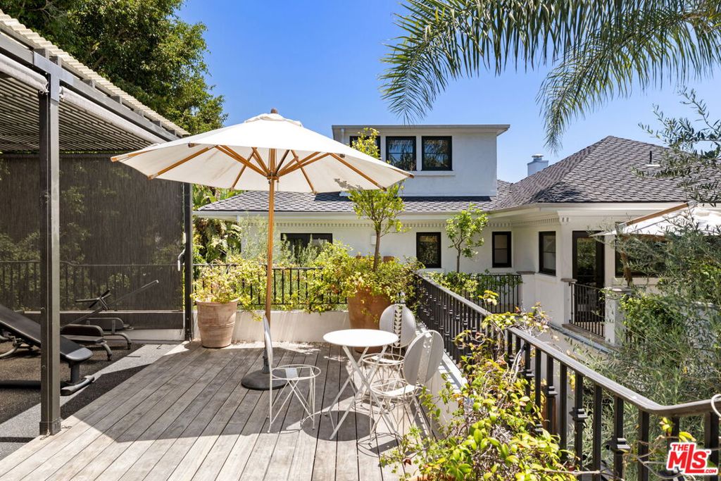 1743 N Curson Avenue Property Photo 35