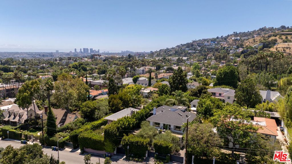 1743 N Curson Avenue Property Photo 49