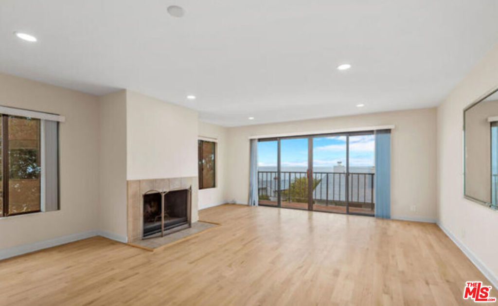 6798 Las Olas Way Property Photo 3