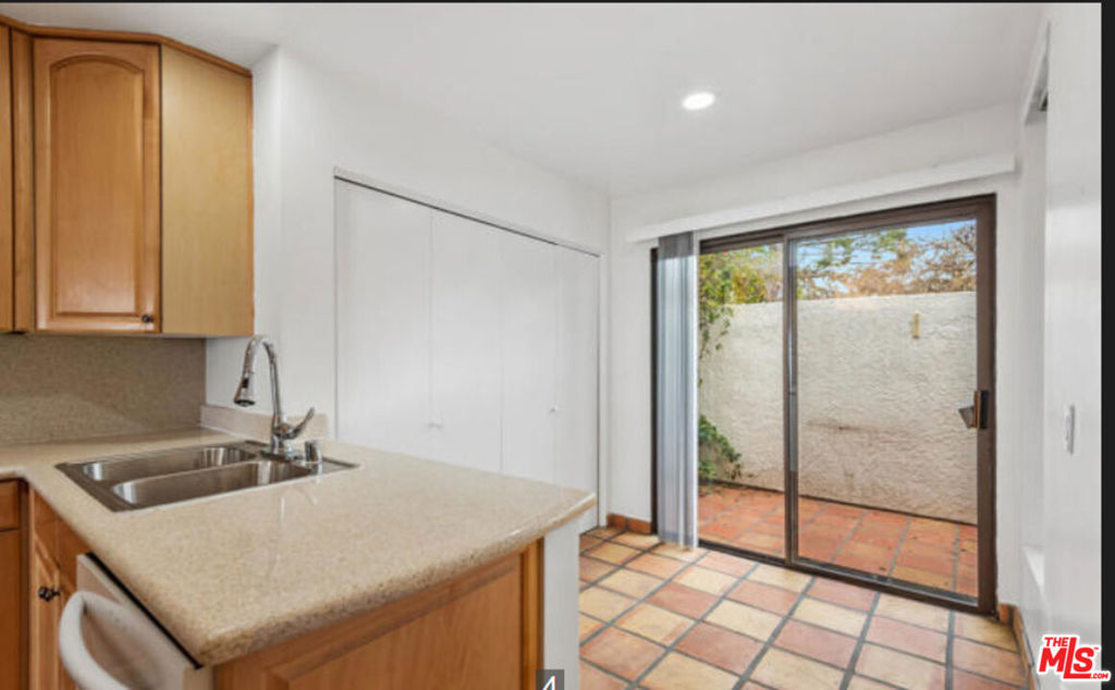 6798 Las Olas Way Property Photo 5