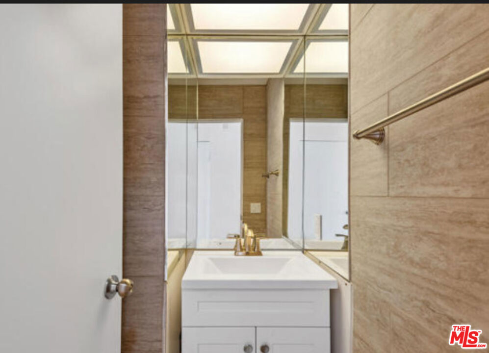 6798 Las Olas Way Property Photo 11