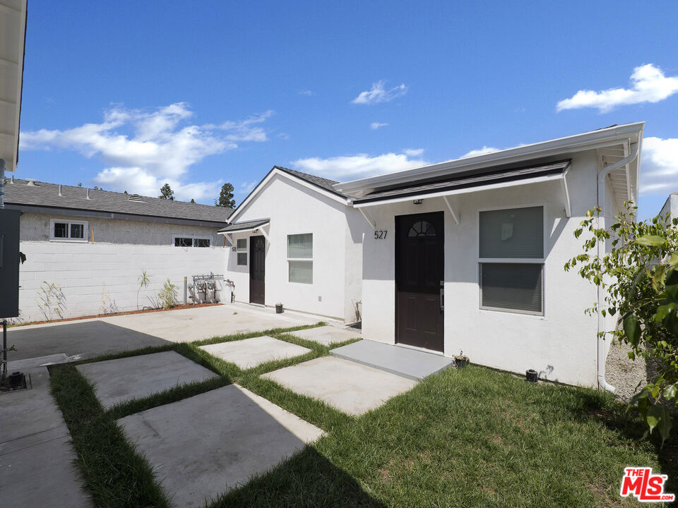 529 W 90th Street Property Photo 4