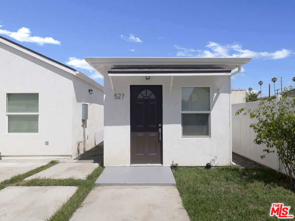 529 W 90th Street Property Photo 5