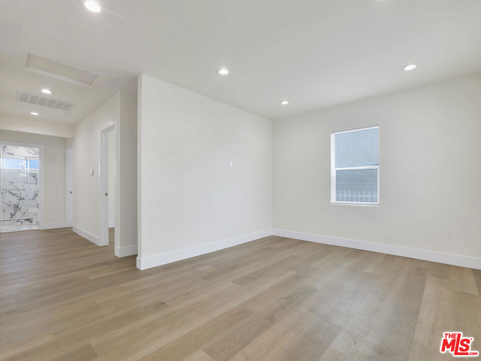 529 W 90th Street Property Photo 15