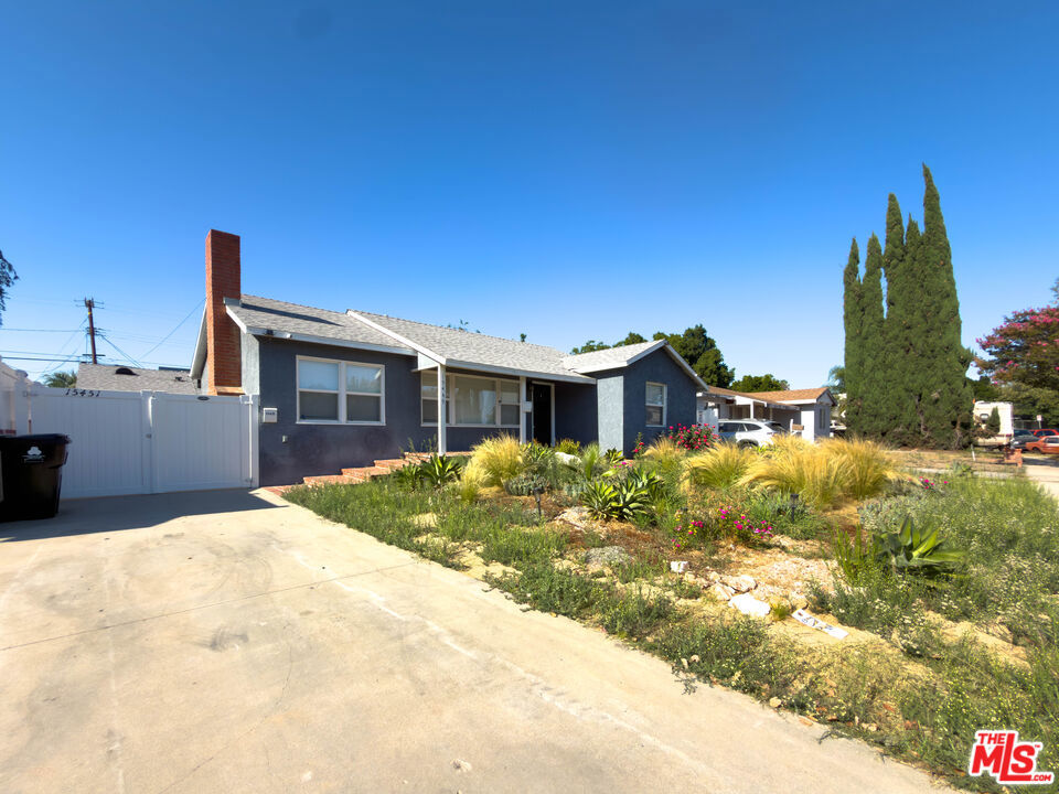 15449 Septo Street Property Photo 2
