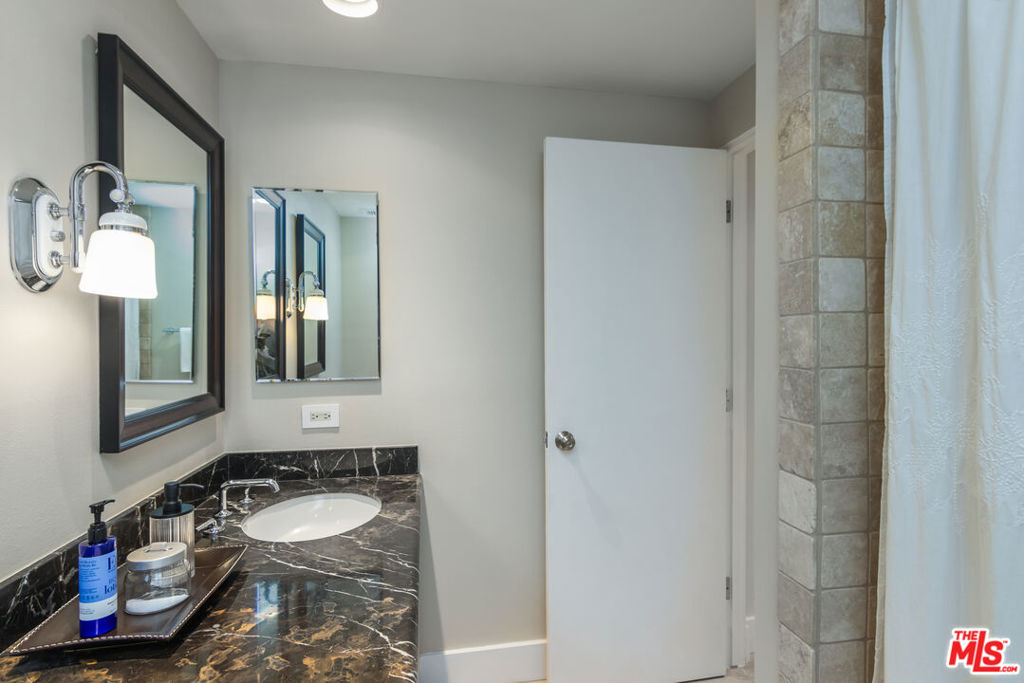 8787 Shoreham Drive 903 Property Photo 19