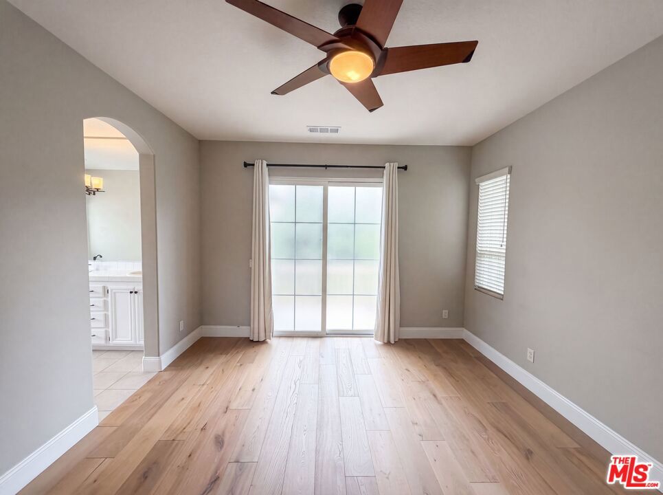 48 Laurelhurst Drive Property Photo 4