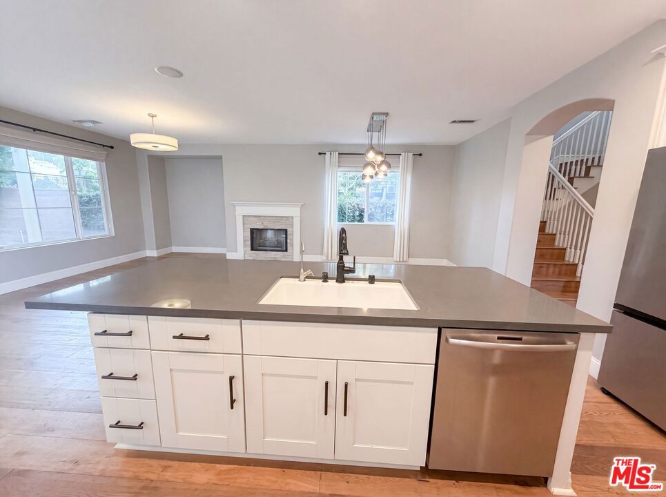 48 Laurelhurst Drive Property Photo 10