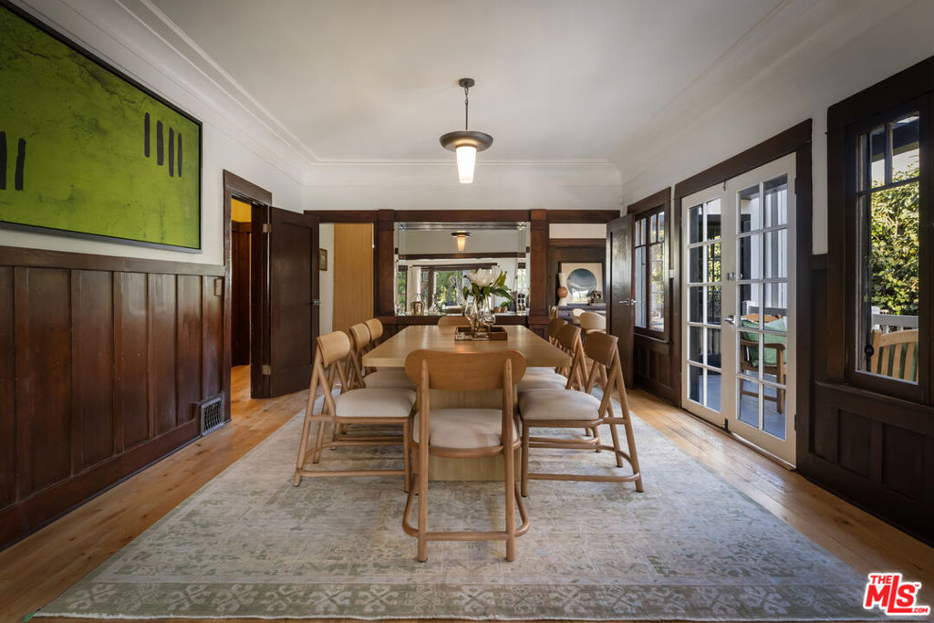 1922 Taft Avenue Property Photo 13
