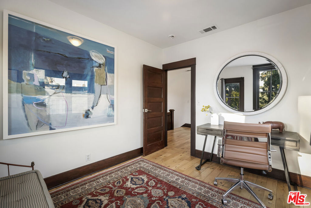 1922 Taft Avenue Property Photo 33