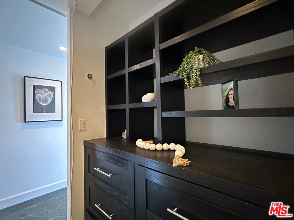 999 N Doheny Drive 408 Property Photo 6