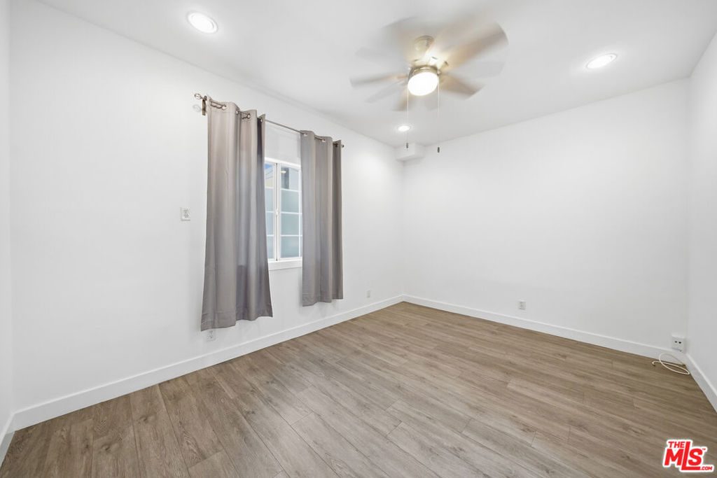 5760 Melrose Avenue Property Photo 5