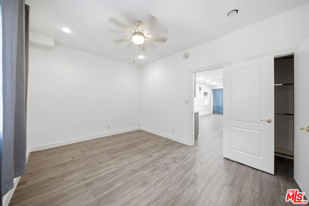 5760 Melrose Avenue Property Photo 6