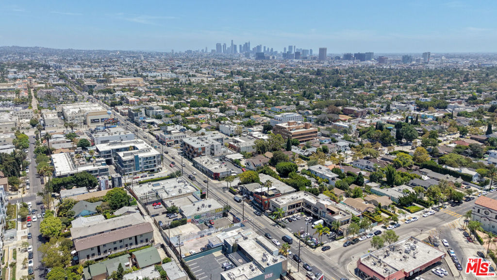 5760 Melrose Avenue Property Photo 13