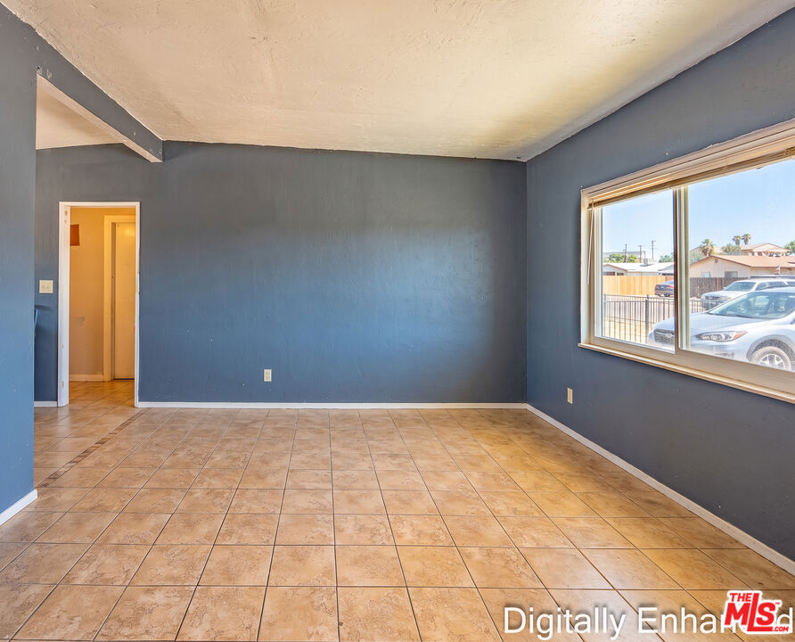 72377 Nicolson Drive Property Photo 3