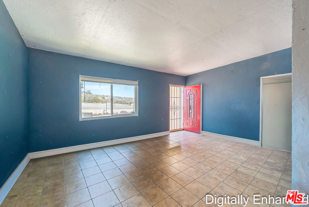 72377 Nicolson Drive Property Photo 4