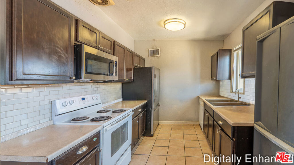 72377 Nicolson Drive Property Photo 7