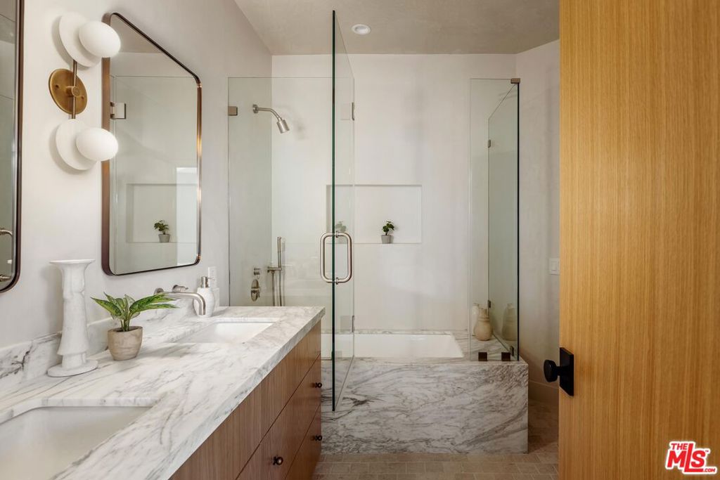 4016 San Remo Way Property Photo 35