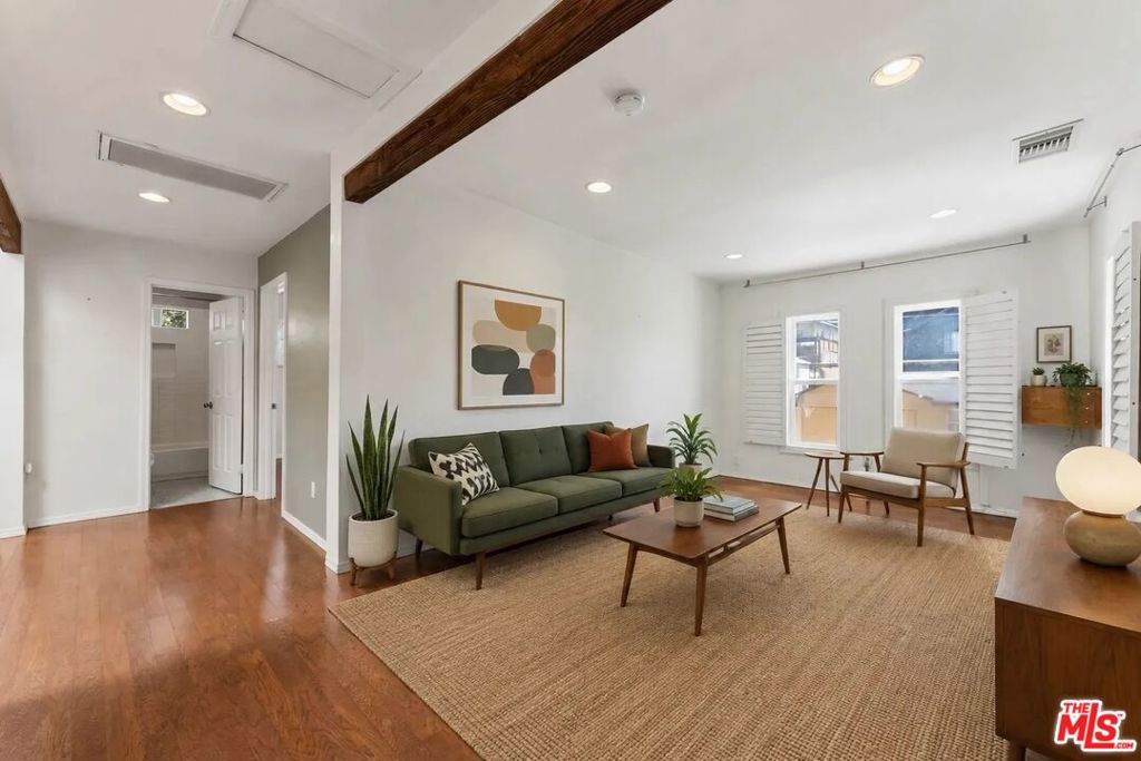 422 James Street Property Photo 1