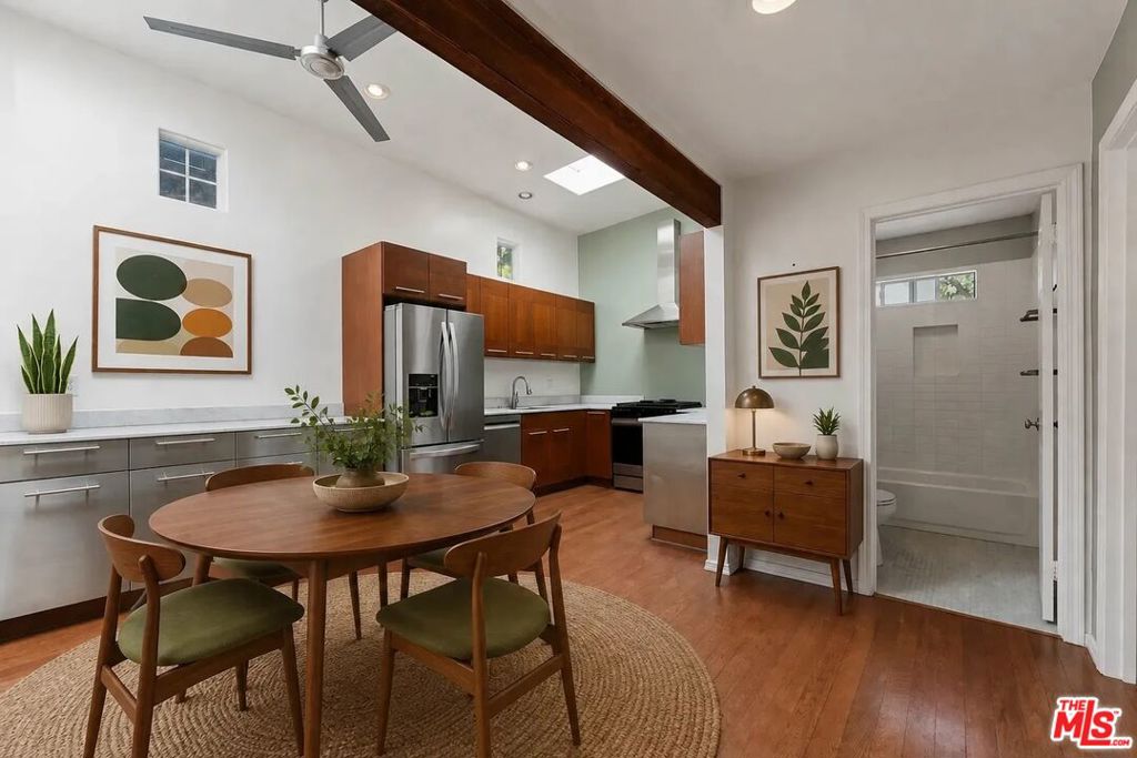 422 James Street Property Photo 2