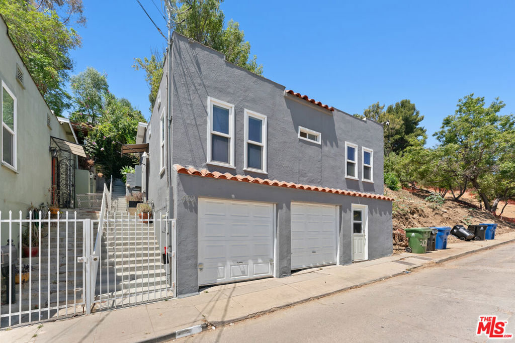 422 James Street Property Photo 4