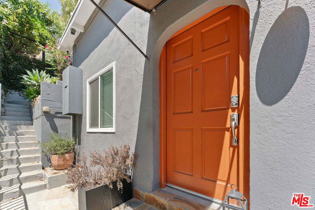 422 James Street Property Photo 6