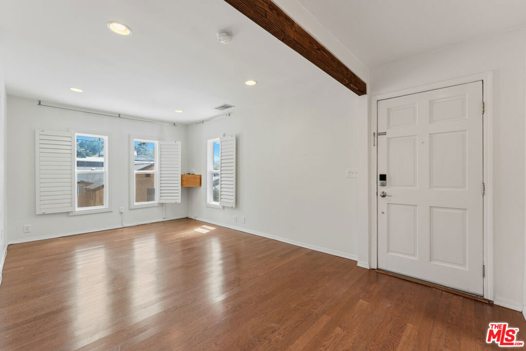 422 James Street Property Photo 8