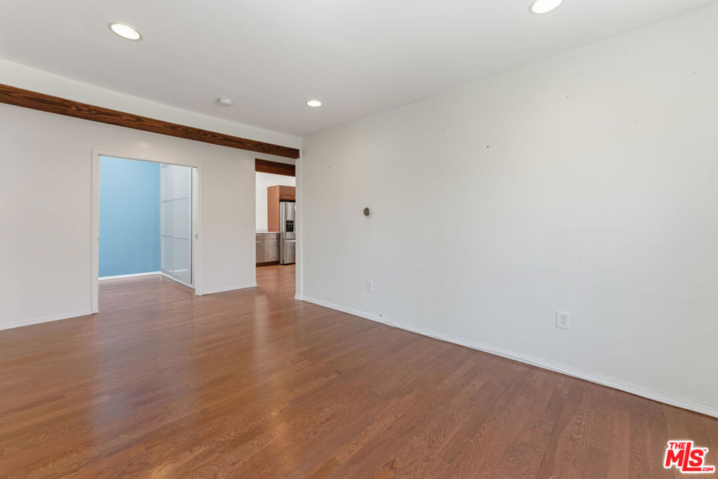 422 James Street Property Photo 9