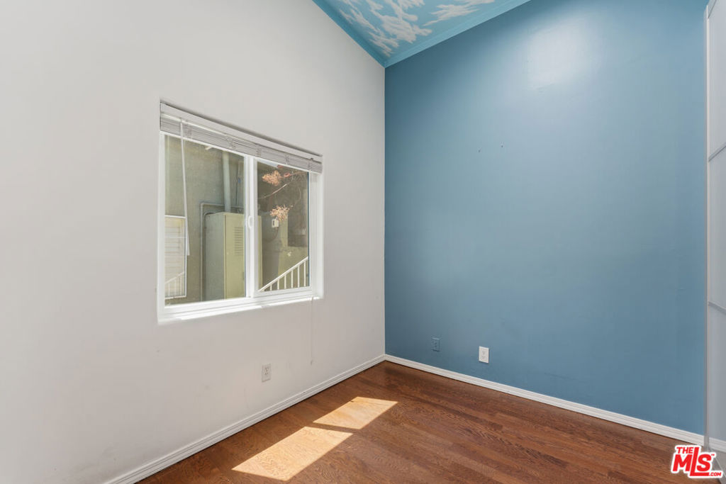422 James Street Property Photo 10