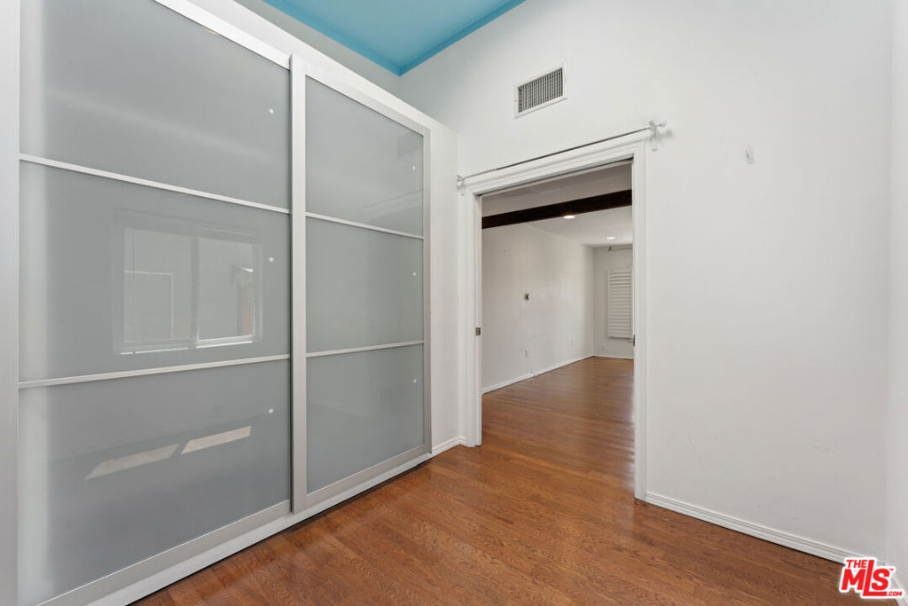 422 James Street Property Photo 11
