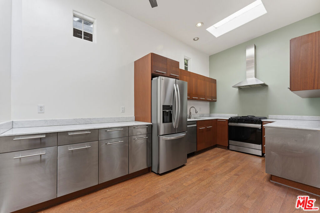 422 James Street Property Photo 12