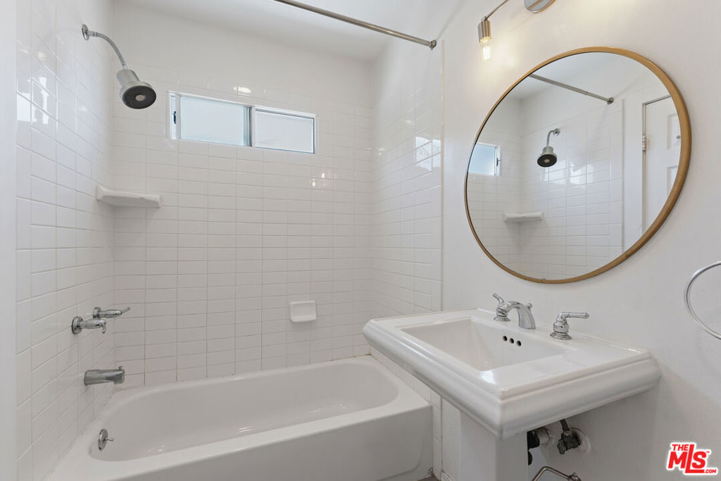 422 James Street Property Photo 19