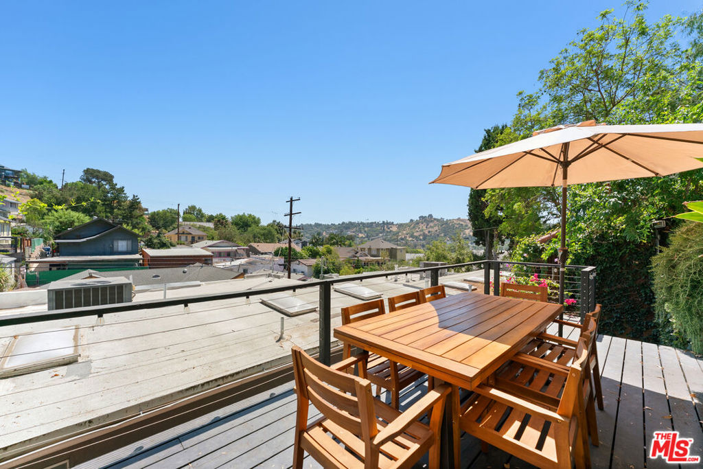 422 James Street Property Photo 22