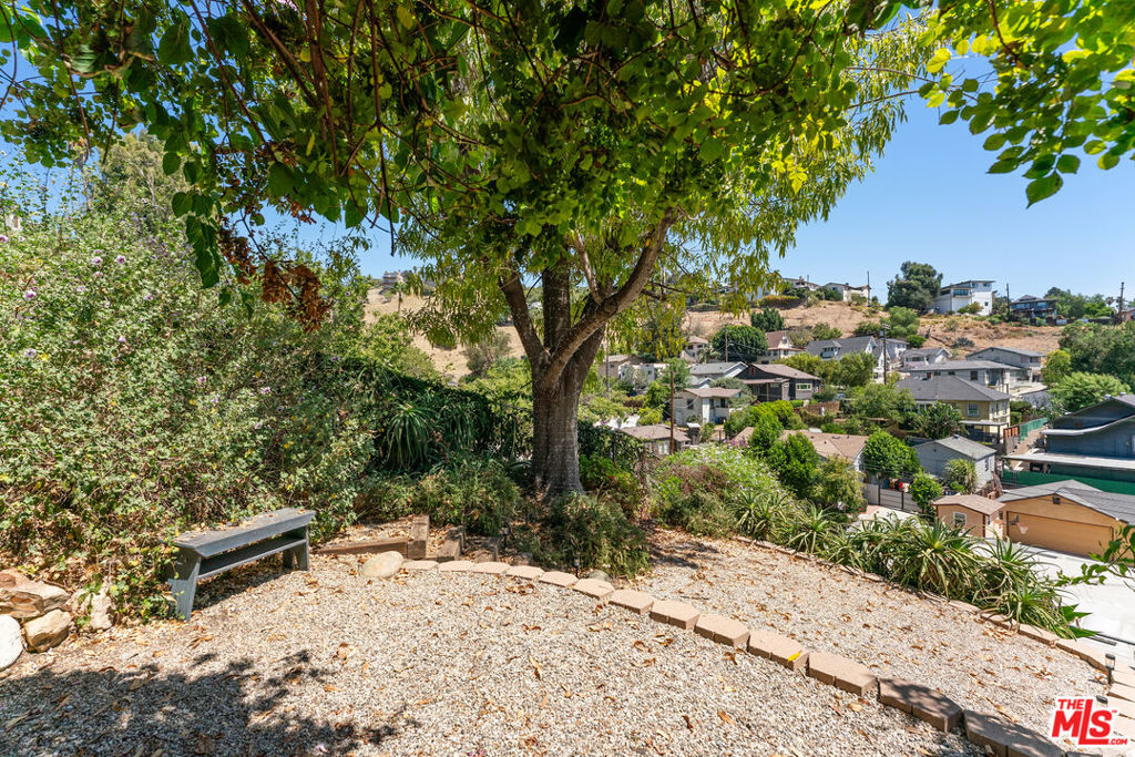 422 James Street Property Photo 25