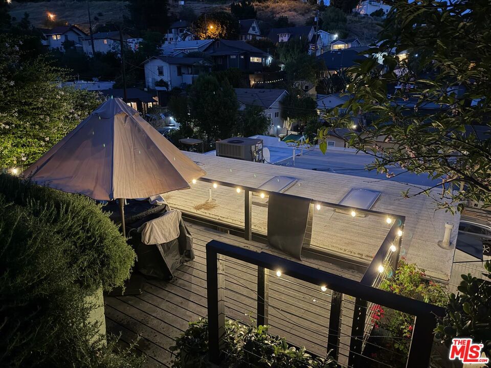 422 James Street Property Photo 27