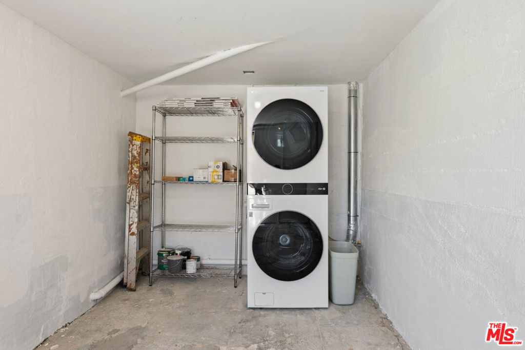 422 James Street Property Photo 29