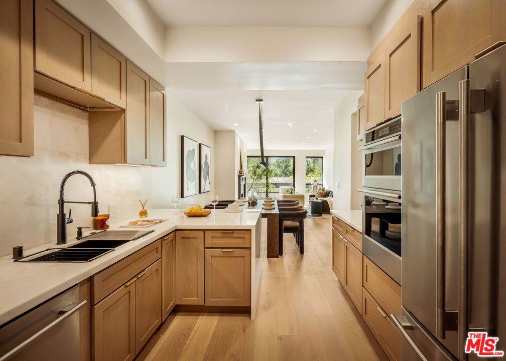 10551 Wilshire Boulevard 403 Property Photo 1