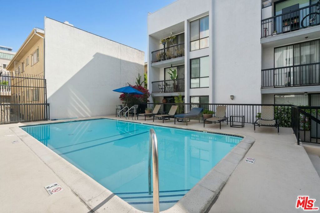 906 N Doheny Drive 221 Property Photo 26