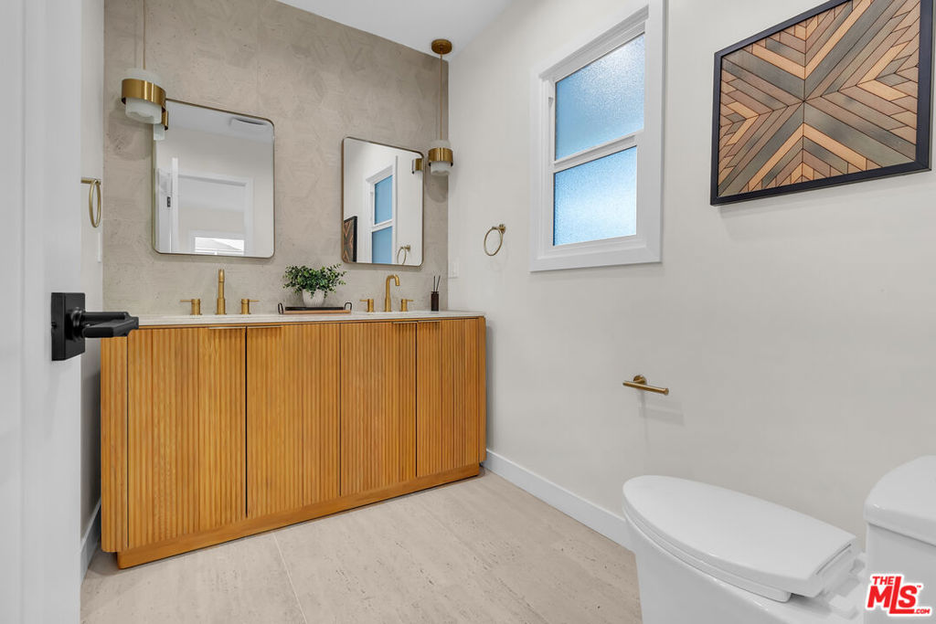 14930 Leadwell Street Property Photo 22