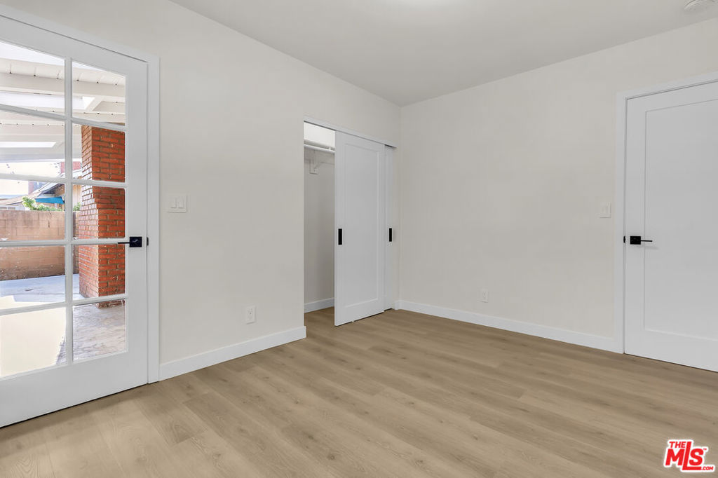 14930 Leadwell Street Property Photo 26