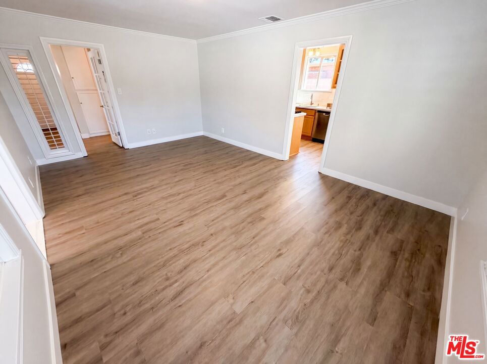 11844 Graystone Avenue Property Photo 3