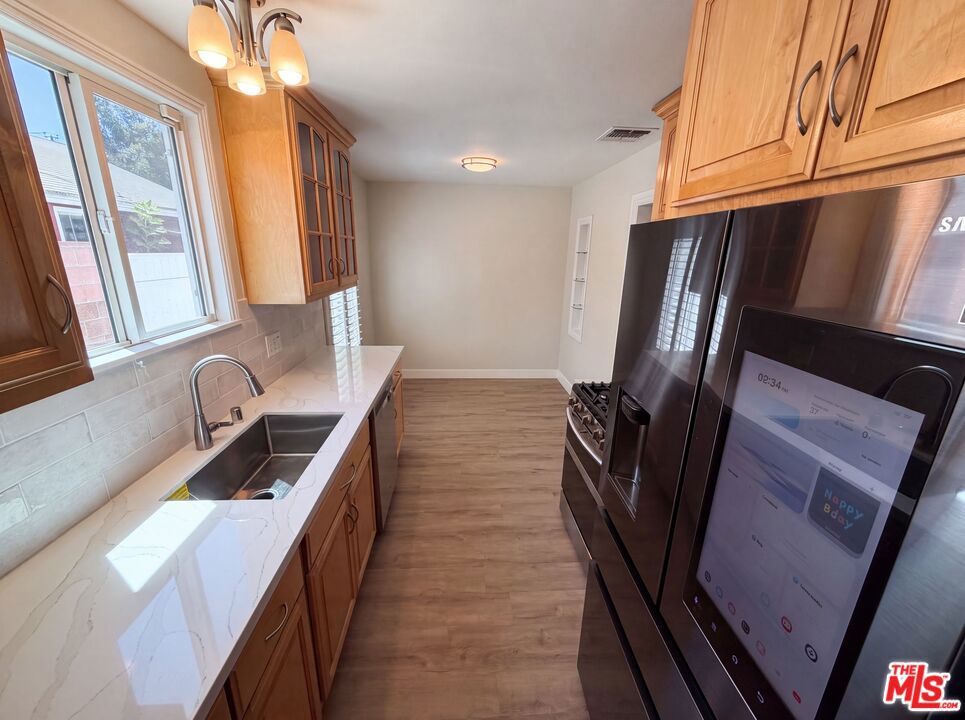 11844 Graystone Avenue Property Photo 7