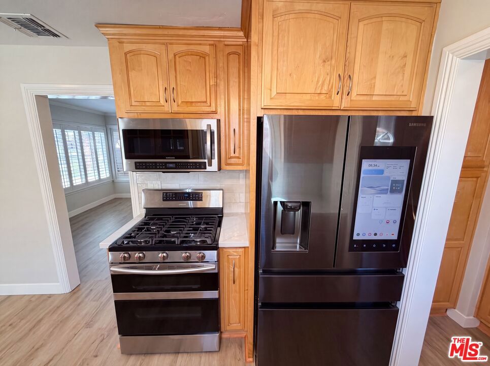 11844 Graystone Avenue Property Photo 8
